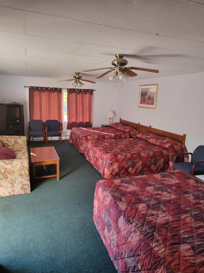 Gateway Motel Ґананокве Екстер'єр фото