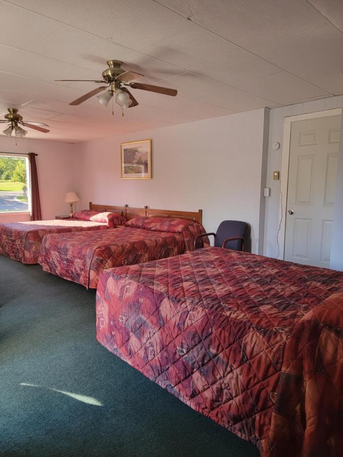 Gateway Motel Ґананокве Екстер'єр фото