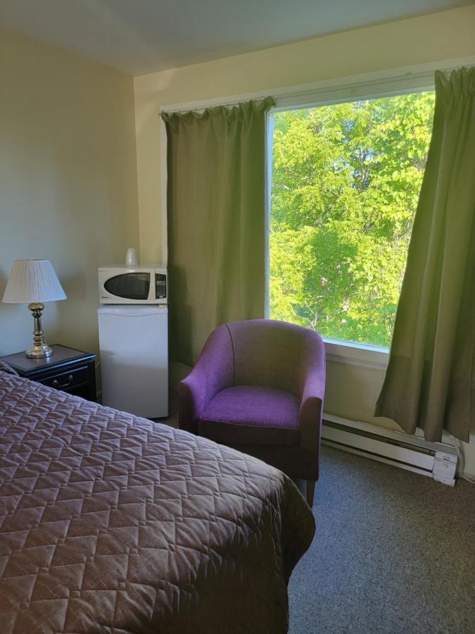 Gateway Motel Ґананокве Екстер'єр фото