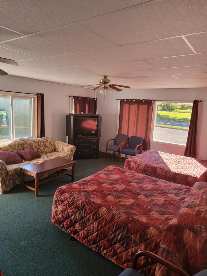 Gateway Motel Ґананокве Екстер'єр фото