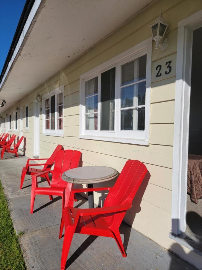 Gateway Motel Ґананокве Екстер'єр фото