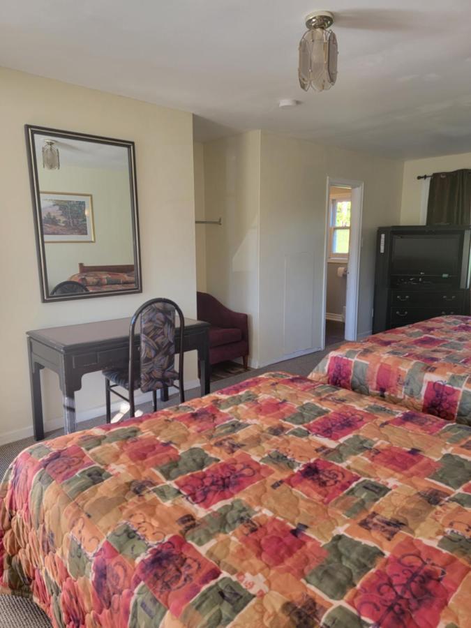 Gateway Motel Ґананокве Екстер'єр фото